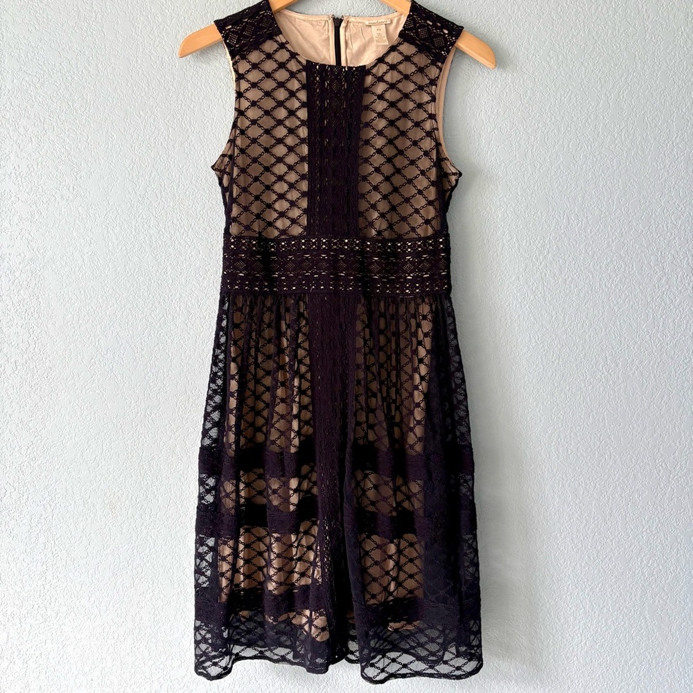 Sundance Avery Embroidered Lace Mesh Overlay Navy Dress Sleeveless Party